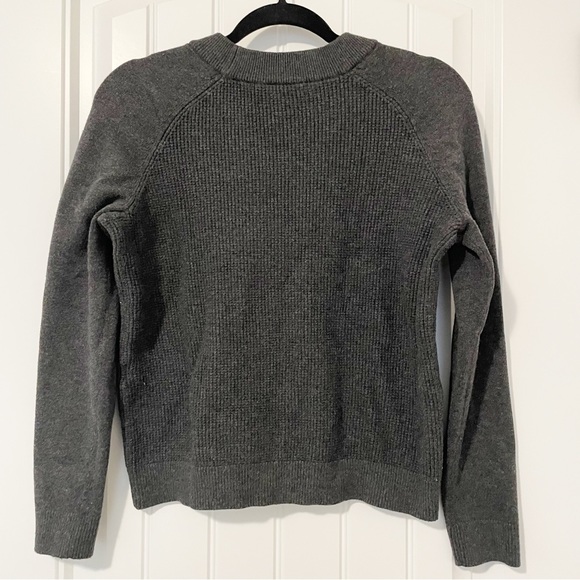 Denver Hayes Cozy Waffle Knit Fitted Crewneck Pullover Sweater Grey Size Medium - Picture 2 of 6